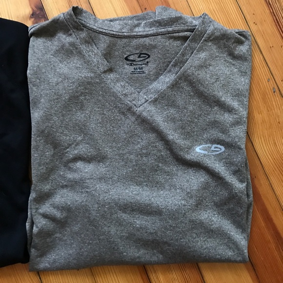 2 Men's activewear Short Sleeve Tops - Picture 3 of 5